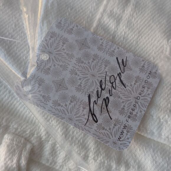 NWT Free People Loving Good Vibrations Denim Fray Shorts spring white sz… - Picture 9 of 10